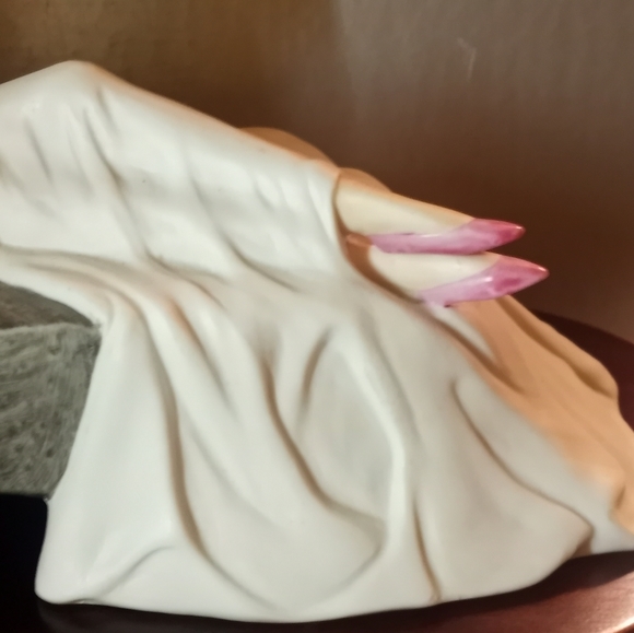 ICART Elegant Heirloom Tradition Collectible Figurine 2144-7,500 - Picture 8 of 10